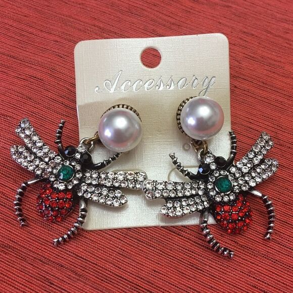 Sparkling Fly Earrings - Picture 2 of 6